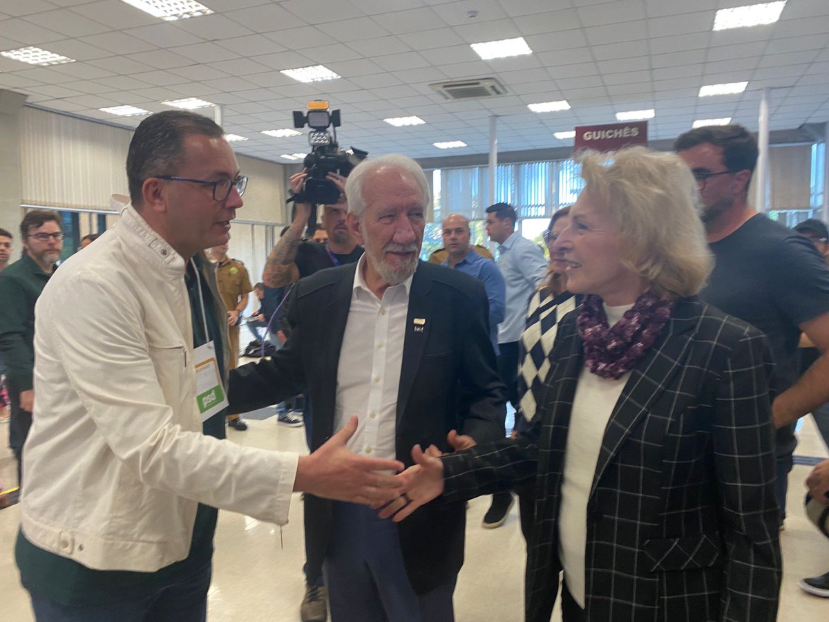 RedeComunicare's tweet photo. Vice-governador e candidato à reeleição na chapa de Ratinho Junior, Darci Piana também está no TRE-PR. https://t.co/74CaHZWPr0