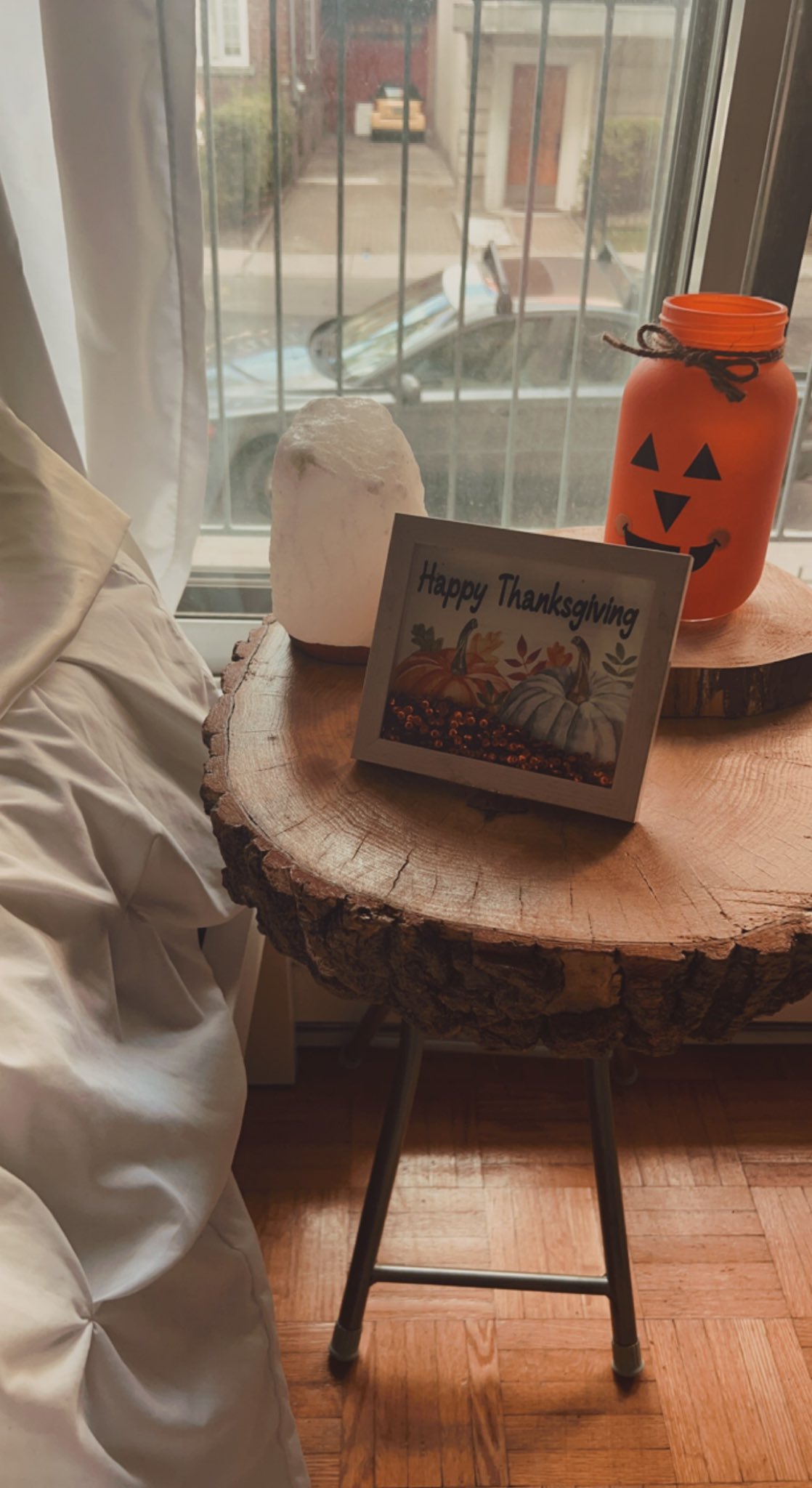 jazmine on Twitter "It makes me happy that you guys asked to see my decorations 🧡 falldecor 