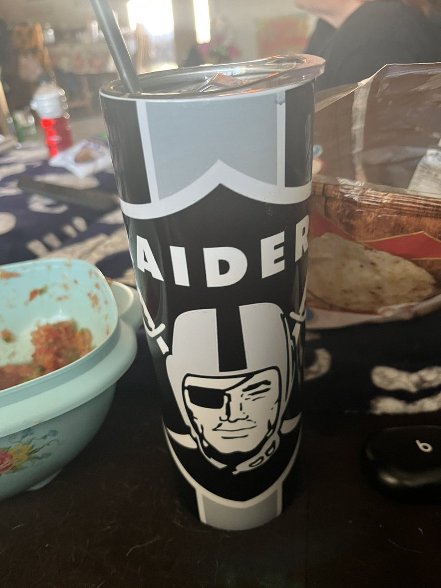 AngelHe53773113's tweet photo. Also got me a new cup https://t.co/NnSKuyC7LD