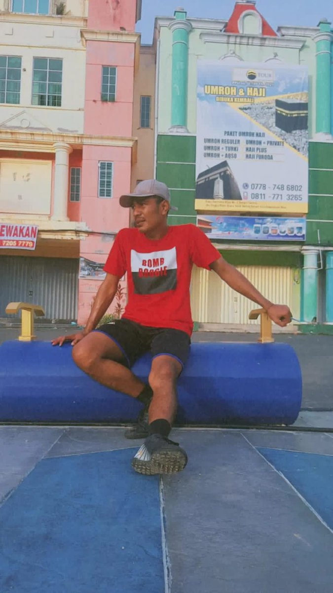 LiusBantel's tweet photo. Tak dapat disangka kejadian Kanjuruhan Malang masuk dominasi tragedi sepak bola terbesar ke-2 #dunia setelah Nepal yang merenggut nyawa 328 orang pada tahun 1964. 

#KanjuruhanDisaster
#aremania #DukaUntukKanjuruhan #kanjuruhan #prayforarema #persebaya #KanjuruhanBerdukaCita https://t.co/qASGMBTyh9