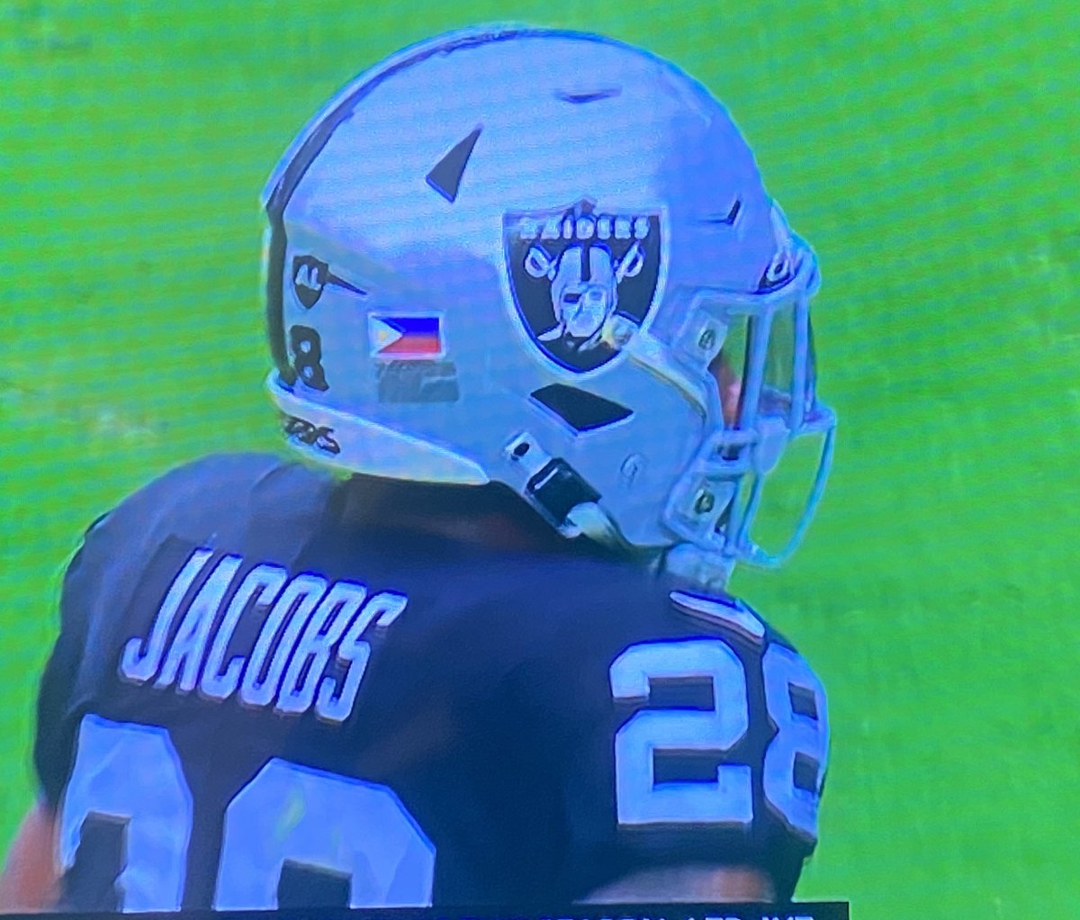 Josh Jacobs with the Philippines flag on his helmet ✊🏽🇵🇭 #RaiderNation