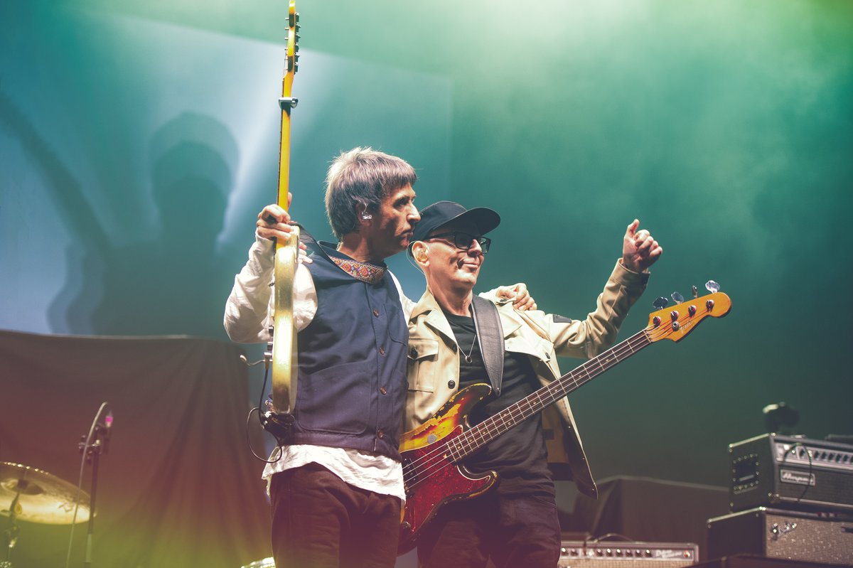 Andy Rourke (@andyrourkemusic) on Twitter photo Always a pleasure to perform these songs with my oldest and dearest friend <a href="/Johnny_Marr/">Johnny Marr</a>
Photos by <a href="/danadistortion/">𝕯𝖆𝖓𝖆 𝕯𝖎𝖘𝖙𝖔𝖗𝖙𝖎𝖔𝖓</a> <a href="/TheGarden/">MSG</a> Always a pleasure to perform these songs with my oldest and dearest friend <a href="/Johnny_Marr/">Johnny Marr</a>
Photos by <a href="/danadistortion/">𝕯𝖆𝖓𝖆 𝕯𝖎𝖘𝖙𝖔𝖗𝖙𝖎𝖔𝖓</a> <a href="/TheGarden/">MSG</a>