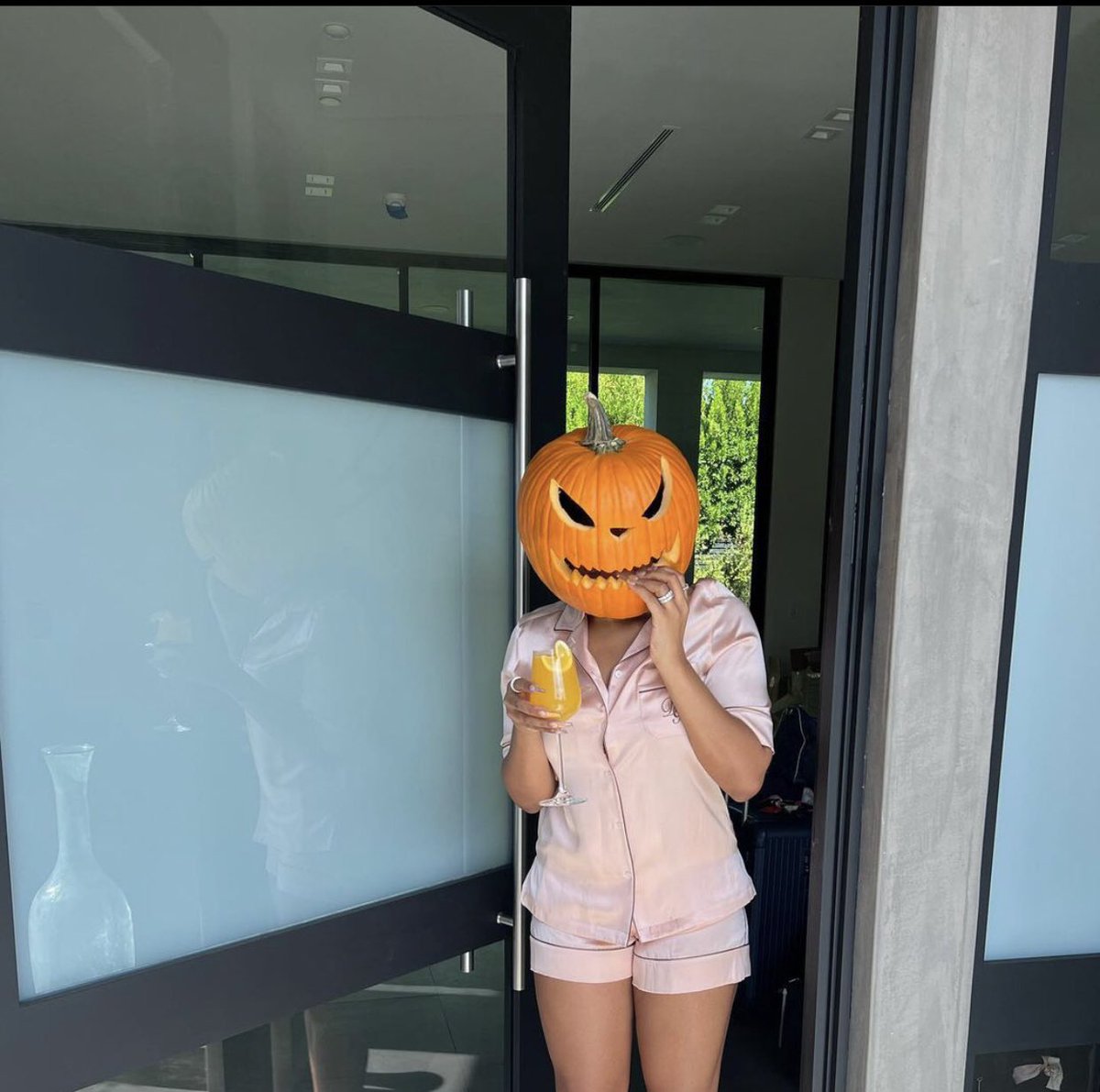 lipsloadedAMF's tweet photo. ππππ
@theestallion #megantheestallion #pumpkin #halloween #october #fall #lipsloaded #lipsloaded2022 #lipsloadedhalloween #lipsloadedhalloween2022 https://t.co/yLMutDQ4Uf