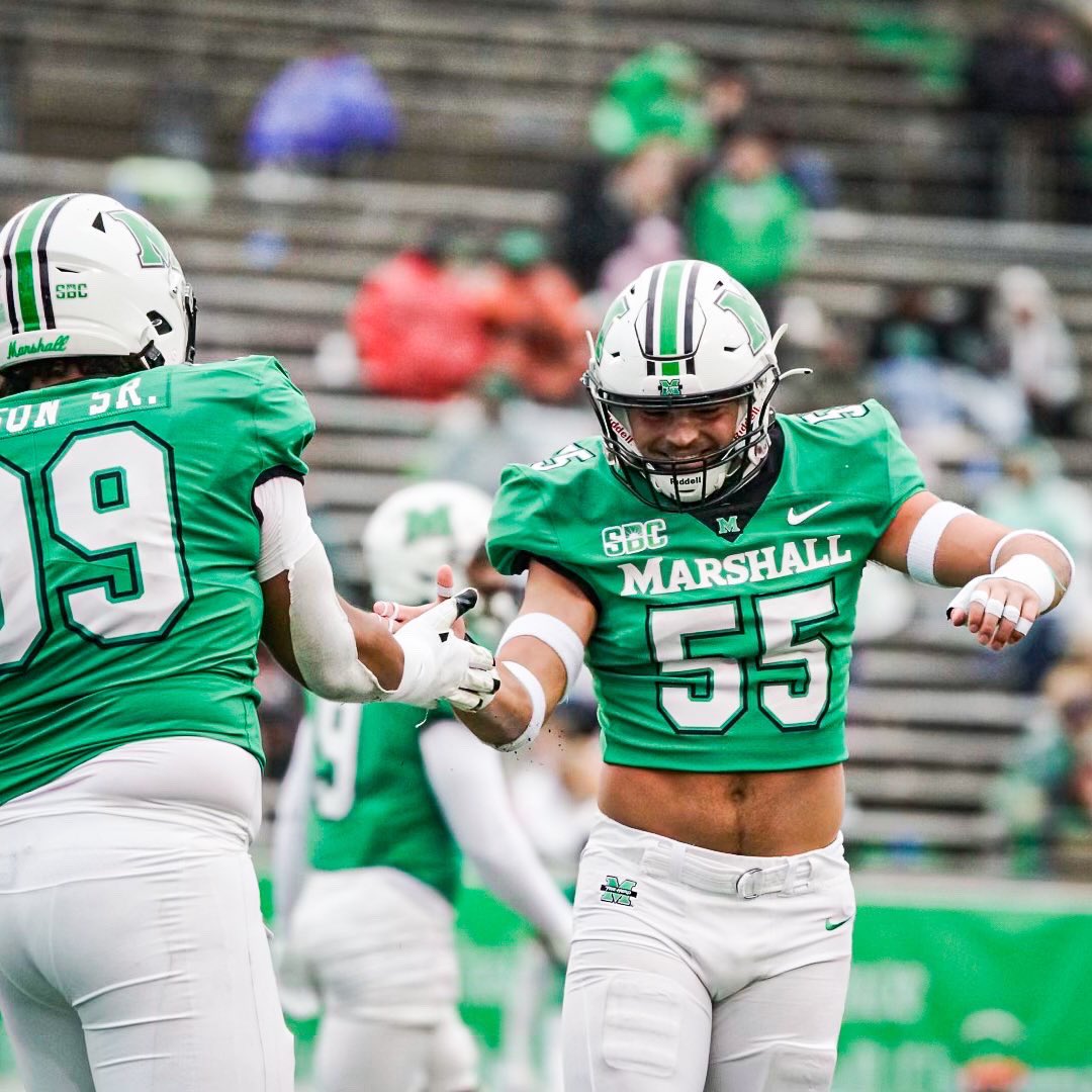 HerdFB's tweet photo. 𝐎𝐖𝐄𝐍 𝐏𝐎𝐑𝐓𝐄𝐑 

🟢 2.0 sacks Saturday
🟢 #6 in Sun Belt in sacks
🟢 Only player in college football this season with 3 sacks, 1 interception, 1 fumble recovery and 1 defensive touchdown

#WeAreMarshall https://t.co/fcqGrL6oDt