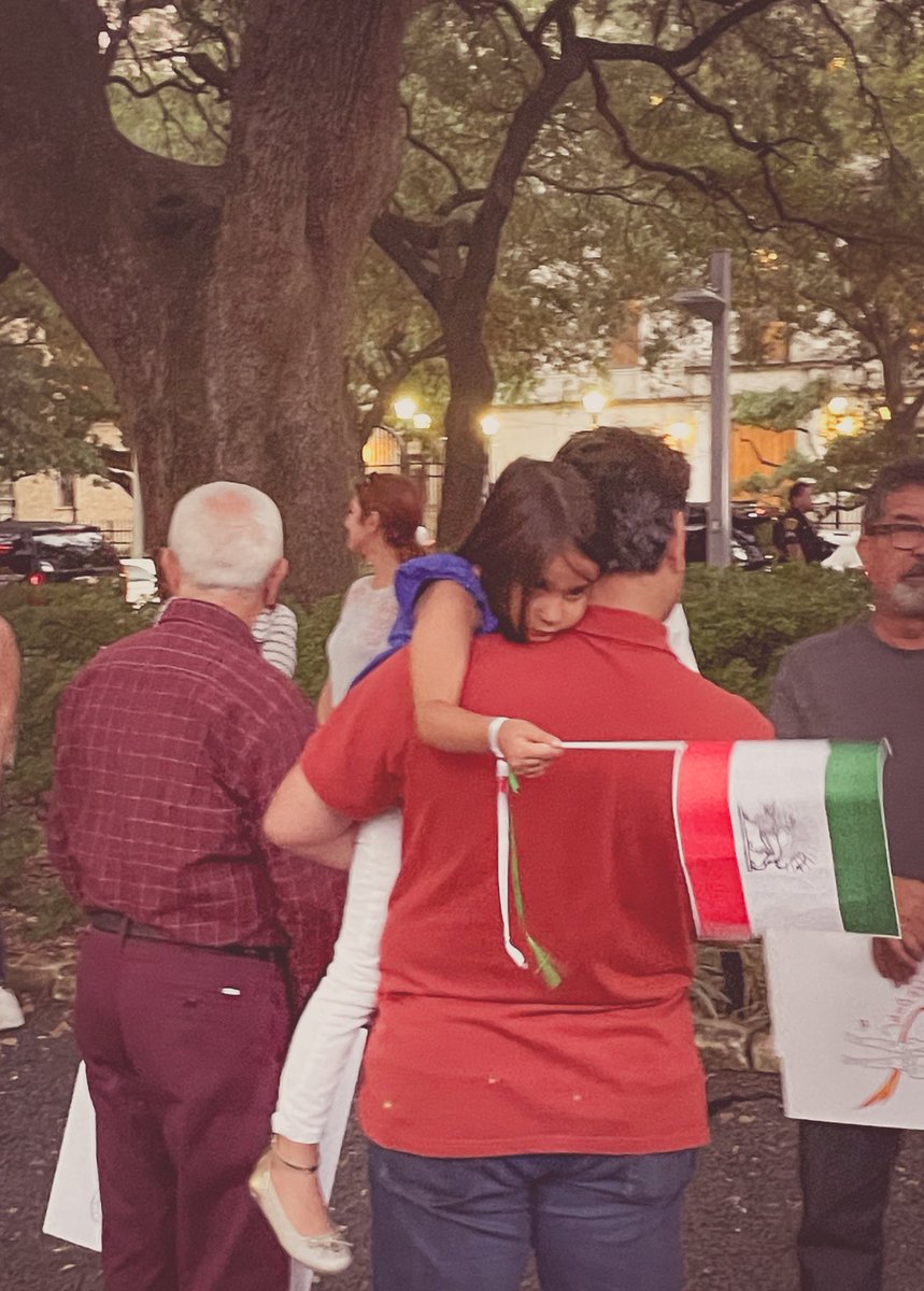 courtneylsl2's tweet photo. Protest for Iran. Houston, Texas. October 1, 2022. #IranRevolution #IranProtests2022 #iran #MashaAmini  #WomenLifeFreedom #zanzendegiazadi #freedomforiran https://t.co/nho8YiMiiz