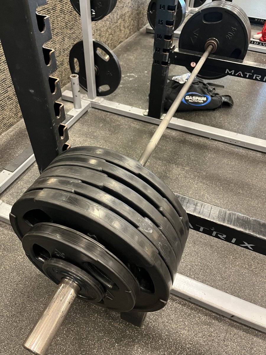 DrDavidLHouseII's tweet photo. Awesome day at the gym.  I almost passed out, and my shoulders are still on fire, but I got a 550 lbs. rack pull this afternoon. One happy Housecatt!!! #600lb club I’m coming….repping Betsy Ross flag https://t.co/apOCWK75Iw
