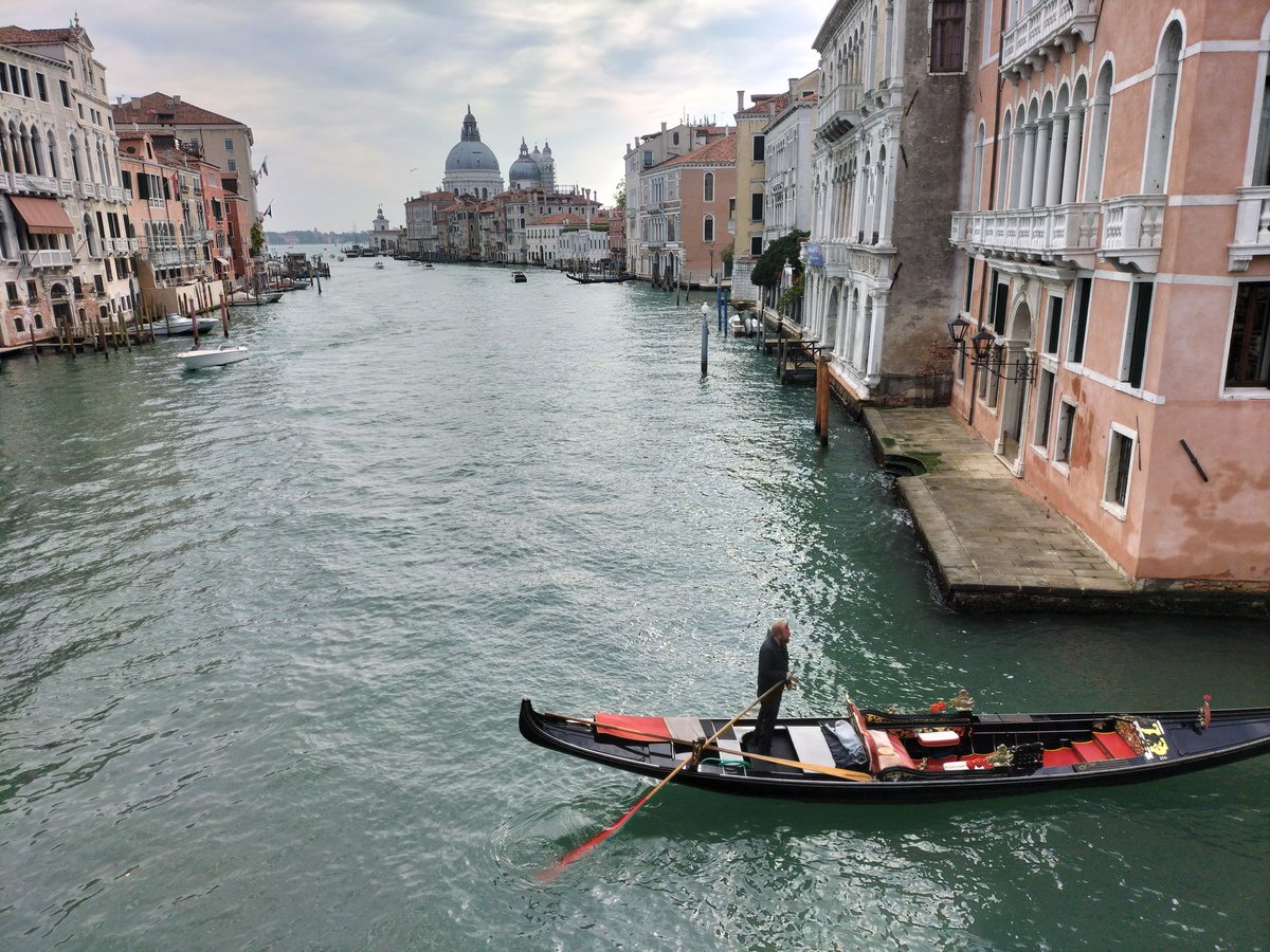 EmptyMin's tweet photo. #365photos #275 #PictureOfTheDay @Interrail #GrandAnniversaryTour #Day7 #fifthstop #Venice #Italy including excellent service at #StGeorges @DioceseinEurope #water #Churches #toomanyphotostoshow https://t.co/gxvWBrbXFh