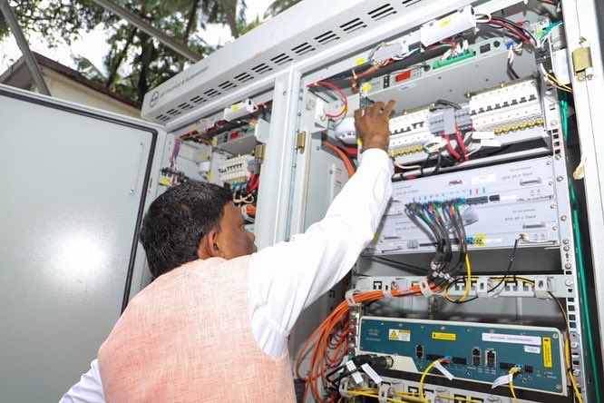ramesh_tawadkar's tweet photo. On the eve of Gandhi Jayanti , the village of Cotigao finally witnessed the successful completion of a 4-year long-awaited project of tower connection. (1/2)
#RameshTawadkar #VisionCanacona #Jio #Canacona #Goa #India #Cotigao https://t.co/bwkoK1EVgJ