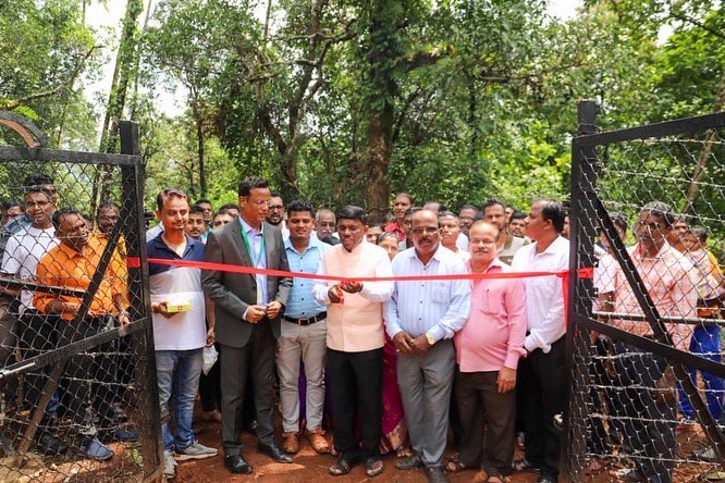 ramesh_tawadkar's tweet photo. On the eve of Gandhi Jayanti , the village of Cotigao finally witnessed the successful completion of a 4-year long-awaited project of tower connection. (1/2)
#RameshTawadkar #VisionCanacona #Jio #Canacona #Goa #India #Cotigao https://t.co/bwkoK1EVgJ