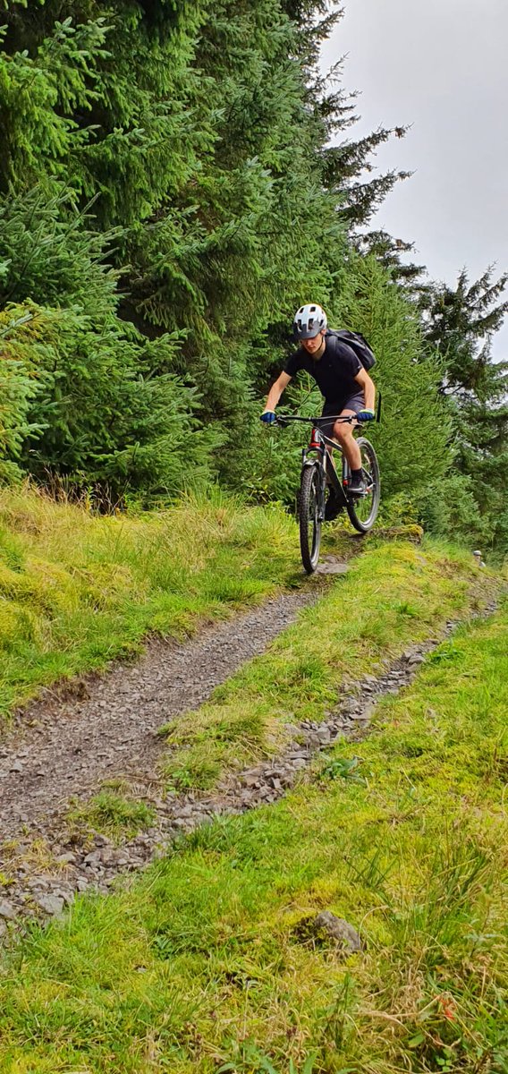 stmungoshs's tweet photo. The Outdoor Group visited the Carron Valley MTB trails this week. They were working on small drops, control and braking. Also determination was on display on the uphill! An eventful day...! #GoMTB #newskills #cycling #confidence #determination https://t.co/dnAp4nWWYv