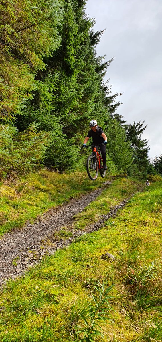 stmungoshs's tweet photo. The Outdoor Group visited the Carron Valley MTB trails this week. They were working on small drops, control and braking. Also determination was on display on the uphill! An eventful day...! #GoMTB #newskills #cycling #confidence #determination https://t.co/dnAp4nWWYv
