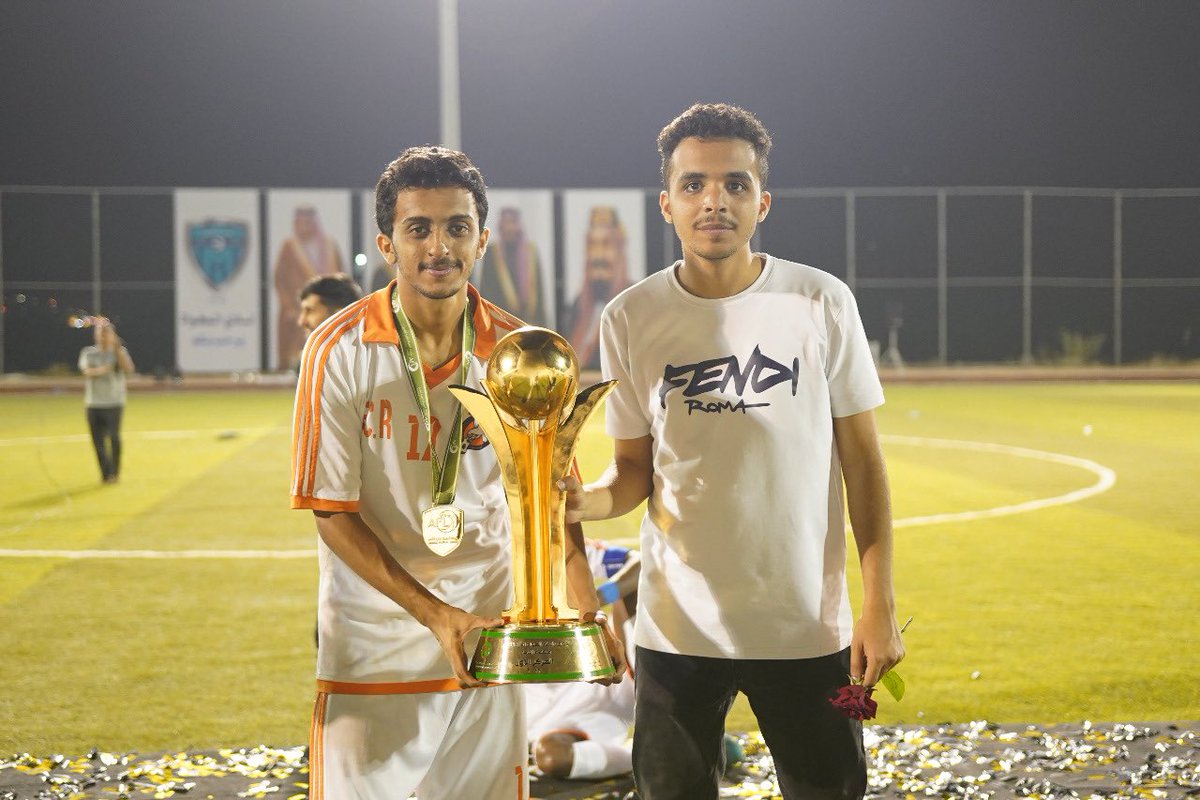 القمة هي طموحي💙🌚.