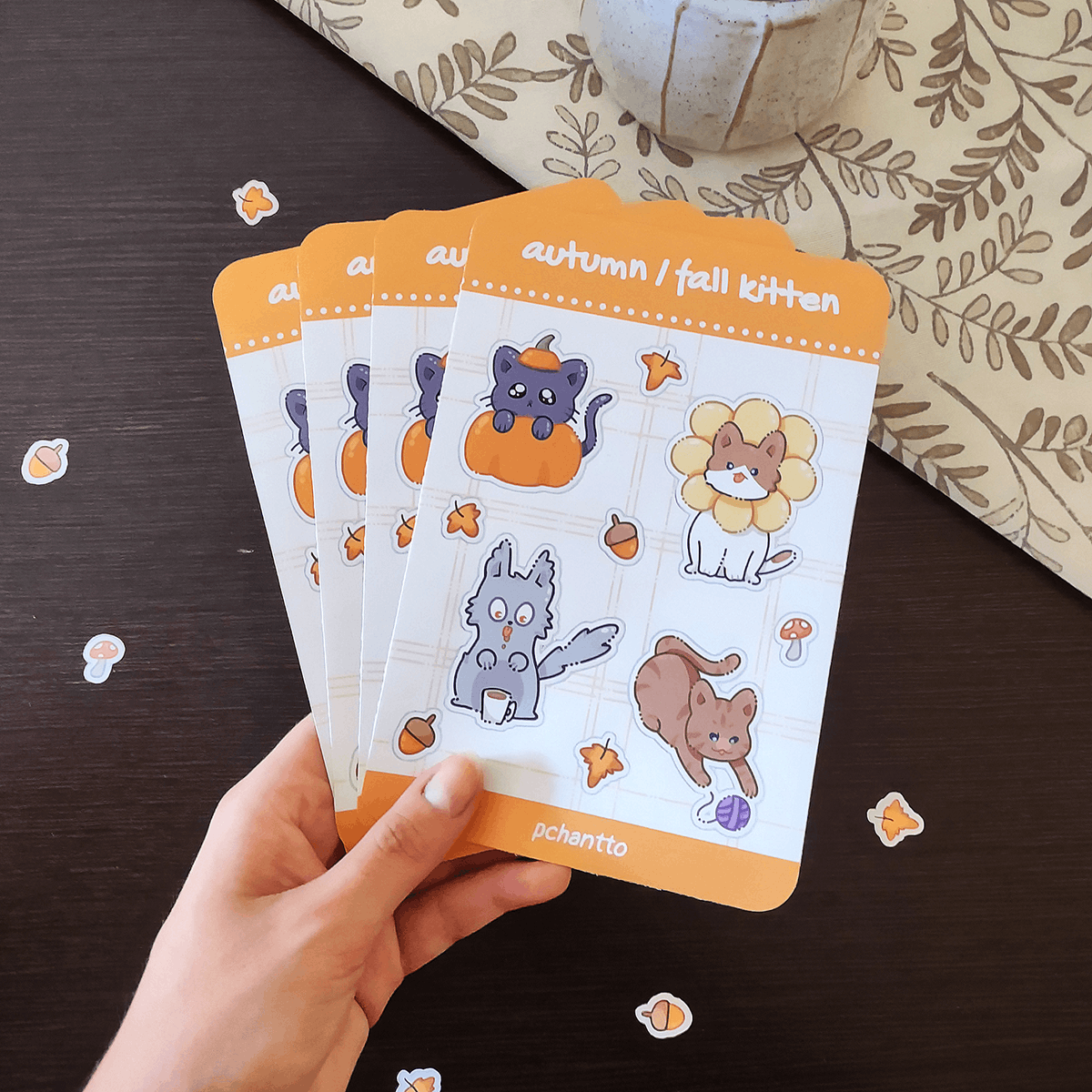 PChantto's tweet photo. ✨Nuevas pegatinas!! 🍄

Si te gustan los gatitos y tu estación favorita es el otoño tengo buenas noticias 😊 Quieres un pack? Te dejo el link! ⬇️

https://t.co/0rniSGsL9S

RT me ayuda mil millones y me hace feliz 🥺
🍂🍁🍂🍁🍂🍁🍂🍁 https://t.co/C4IjwRpUYF