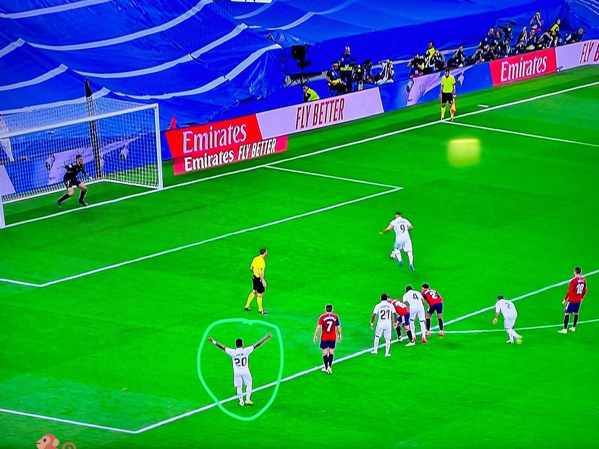 محتفل قبل لا يشوتها عشان نقول الله على ثقة الثنائي 🔥🔥
اقول القم بس وعلى المركز الثاني