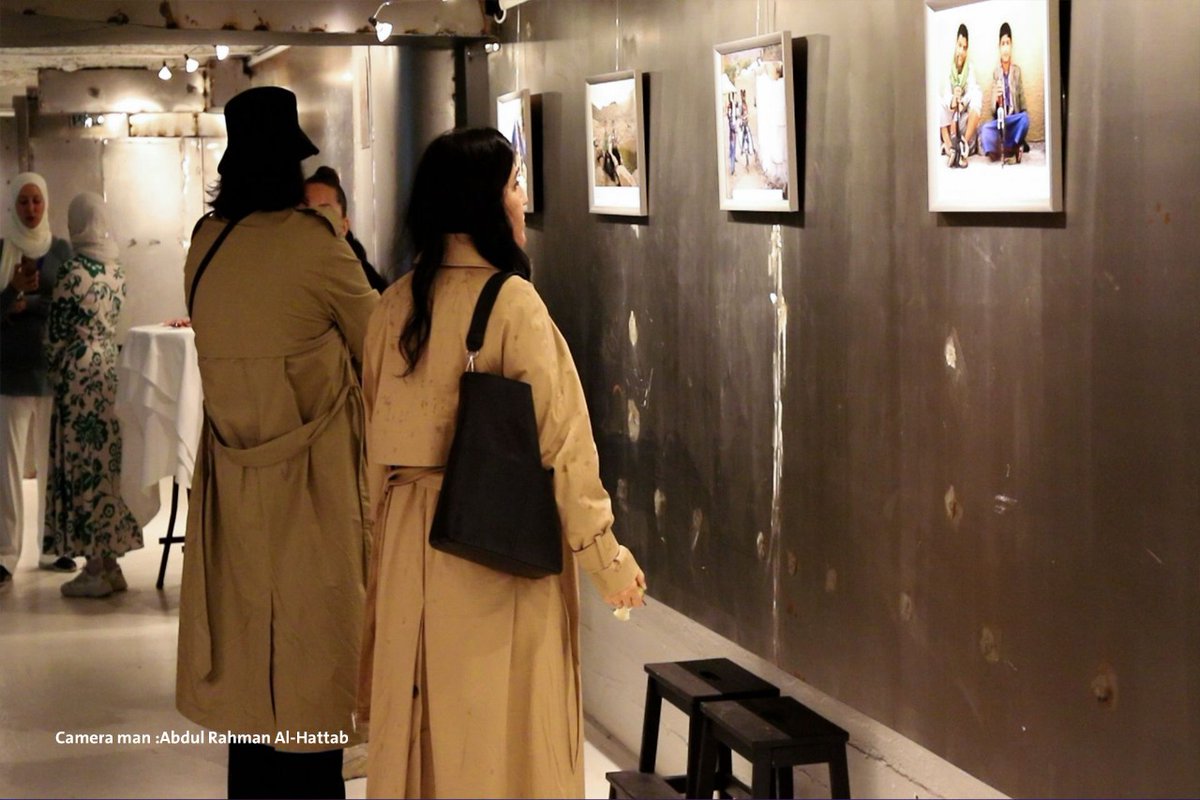 Mayyun_Ar's tweet photo. Mayyun @Mayyun_Ar and Peace for Children organized yesterday evening a photo exhibition in  Swedish city of Gothenburg that tells part of the suffering of the victims of war in Yemen, which resulted in displacement, recruitment of children and mine-infested areas
#YemenCantWait https://t.co/duYqS2BxmZ