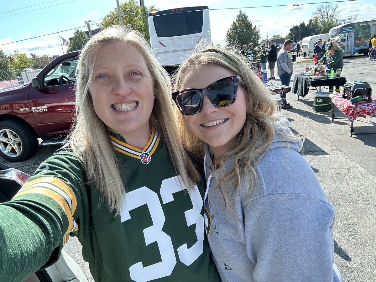 NatNadelhoffer's tweet photo. #GetLoudLambeau @packers #gopackgo https://t.co/LPiW3VXuW3