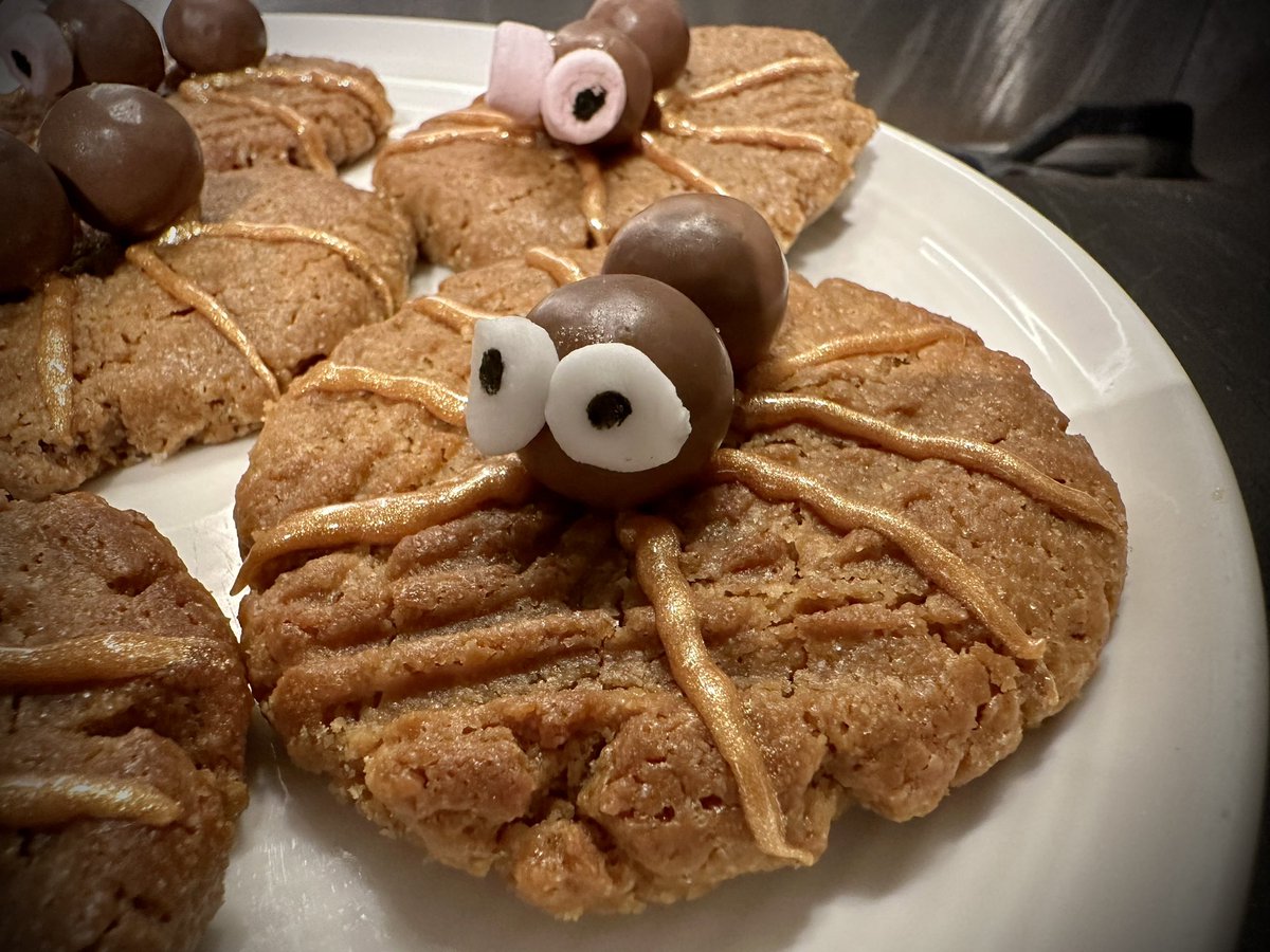 MinistryOfBoom's tweet photo. Thanks to all who popped into the stream this evening! The baking turned out ok to be honest! Although the black pen didn’t work on the meringue 👻🤣#Halloween https://t.co/7Qz7amIJQ8