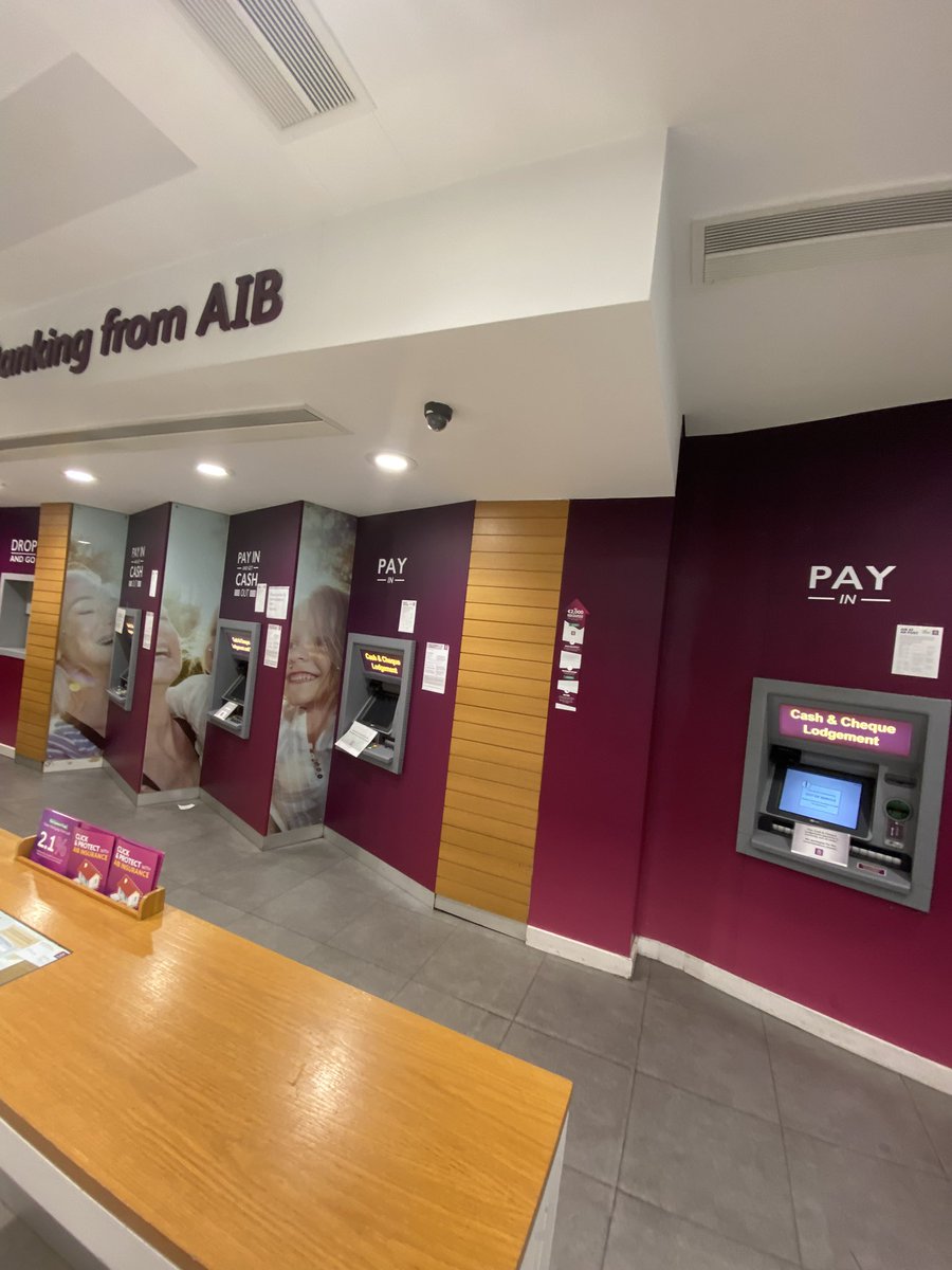 DecGreene's tweet photo. @AskAIB Capel street branch today too. Im not actually going out of my way to make a point of this, I’m literally trying to lodge money for bills due out of my account tomorrow. It’s terrible service https://t.co/wxAUzTRrpf