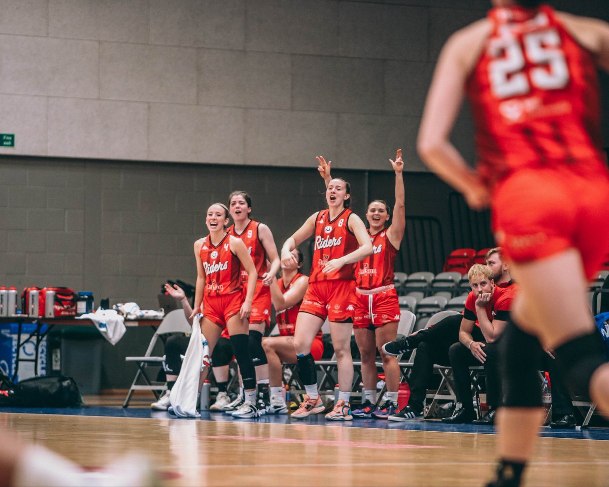 RidersWomen's tweet photo. Bench energy ⚡️

#BritishBasketball https://t.co/R4LRwMS5Bp