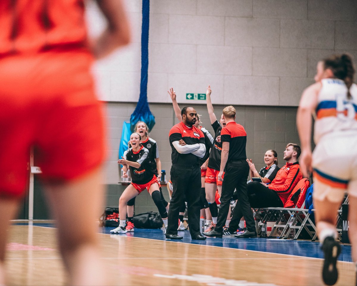 RidersWomen's tweet photo. Bench energy ⚡️

#BritishBasketball https://t.co/R4LRwMS5Bp