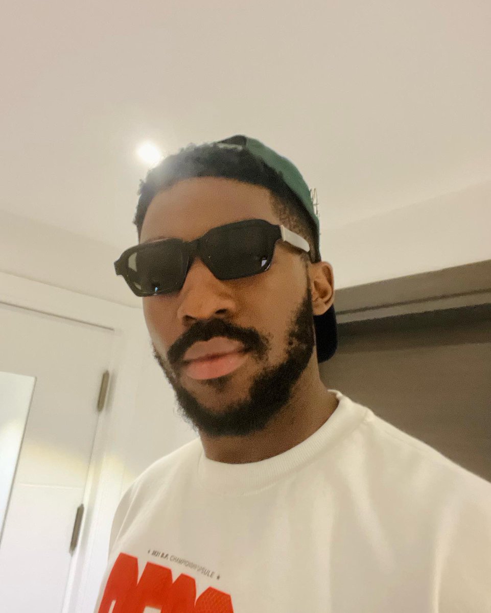 Thedjango__'s tweet image. XXL! 😅