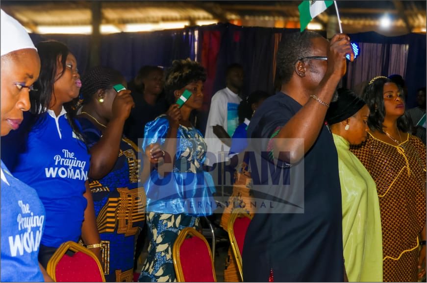 PUzoyare's tweet photo. The man of God PROPHET AUSTINE U.I Led the congregation in prayer for our Nation and Family,
Nigeria will be better for us all.
#prophetaustineuiministries
#copram
#sundaypropheticliveservice https://t.co/Rqb8hH45DN