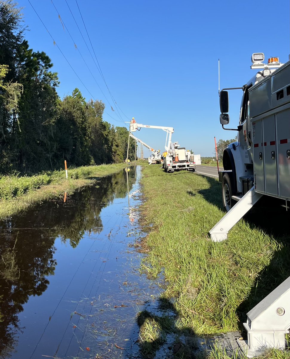 MyCHELCO's tweet photo. CHELCO crews are still at Peace River Electric Cooperative, Inc. helping with power restoration efforts. #staysafe #coopshelpingcoops #coopstrong #Ian https://t.co/iATQljaIep