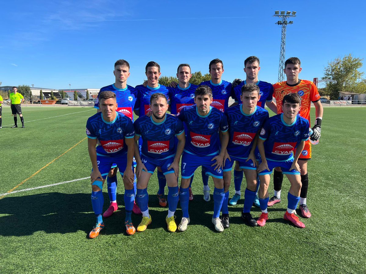 ComillasCF's tweet photo. 🏆 🔵 3ª RFEF 🔵 🏆 |

 ¡LIGA! ⚽️ 

Jornada 4! 👏 Gran victoria de nuestro primer equipo en la tarde de hoy en el siempre difícil campo de Rincón de Soto! 💪🔵 TODOS JUNTOS! 💙¡Vamos azules! 💪 #somosazules https://t.co/Vp5saZAZMP