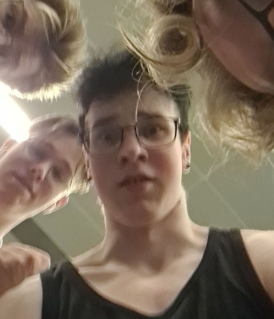 Inor32's tweet photo. Actual Dream face reveal, this is him #dreamfacereveal https://t.co/MVKks0P20Z