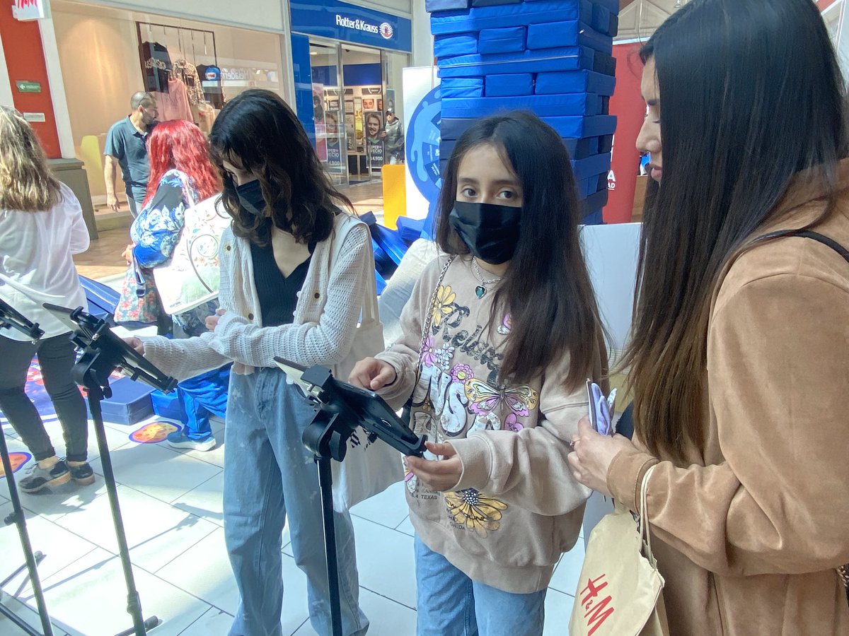 ExploraMaule's tweet photo. #Curicó: Ya estamos en el @mallcurico con la #CienciaPopular🚀 celebrando #FECI2022 🧬🚀
🧪Ven a experimentar, jugar con la gran jenga del agua 💧 y por tu libro de los #Cubios 🦕🐧🦊, además de aprender con los @ProtectoresC
🤓Te esperamos 🙌 https://t.co/rxNmDWrwVo