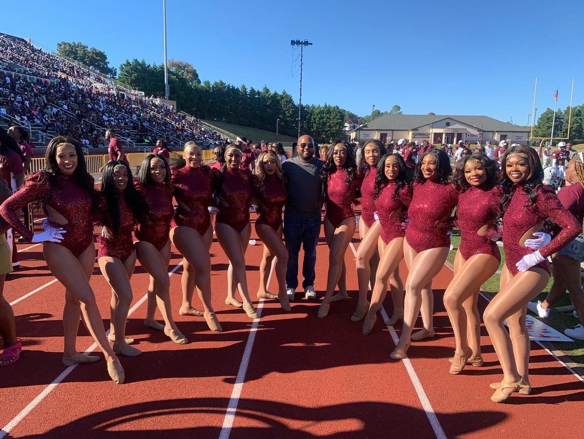 I had the privilege and honor of having the Alumni and Current members perform my classic arrangement of Shake your pants during this years homecoming halftime. The old school Dancing Divas still got it! Bravo to the band and Divas. 👏🏽👏🏽🔥🔥 #AAMUAlumni #AAMUHomecoming22