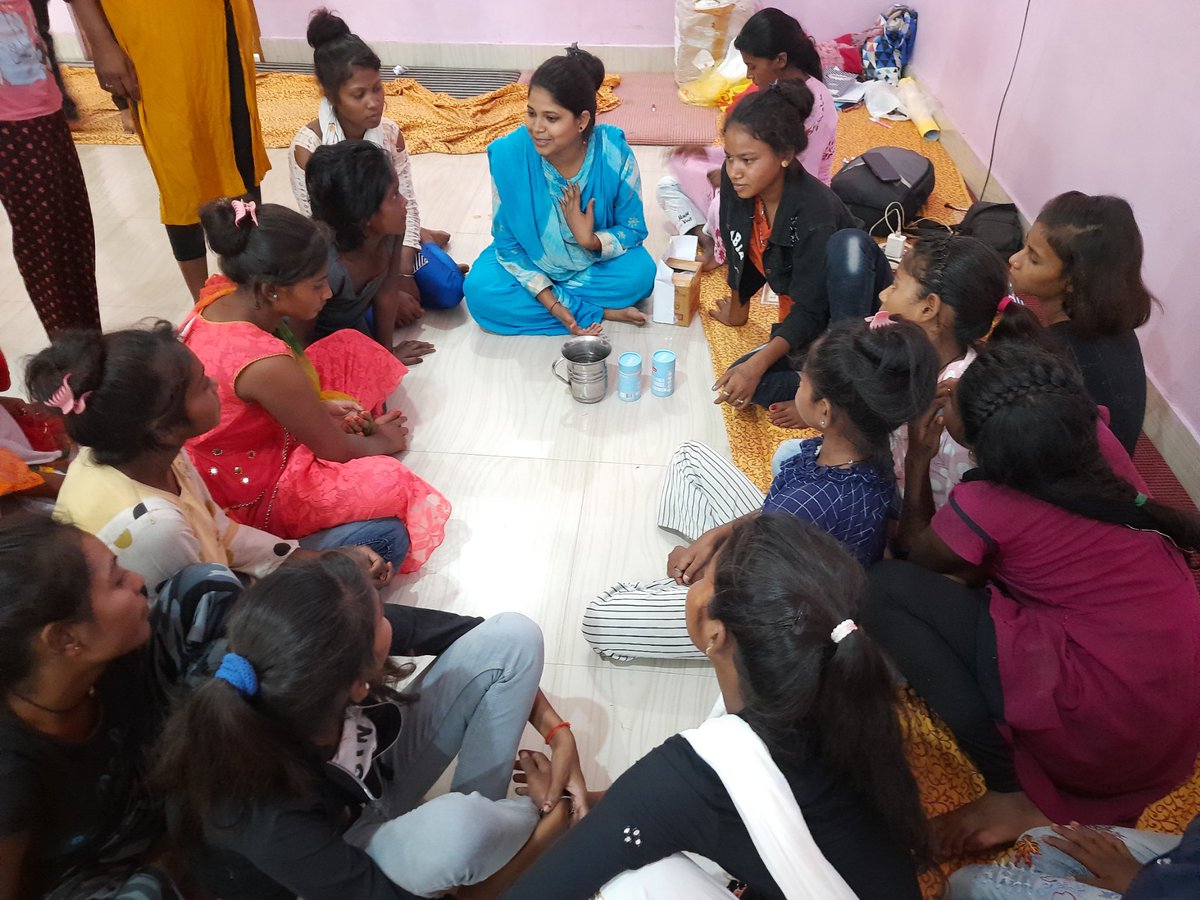 MbaAnjali's tweet photo. @vikassamvad organized  lifeskill and mensuration mgt training in Rewa, Panna, Satna and Umaria. In this training 250 menstrual cup supported to the adolescent girls from low income family for tension free periods @dasra @mp_wcdmp @RewaCollector @Collector_Satna @CollectorUmaria https://t.co/H4MWe7haYU