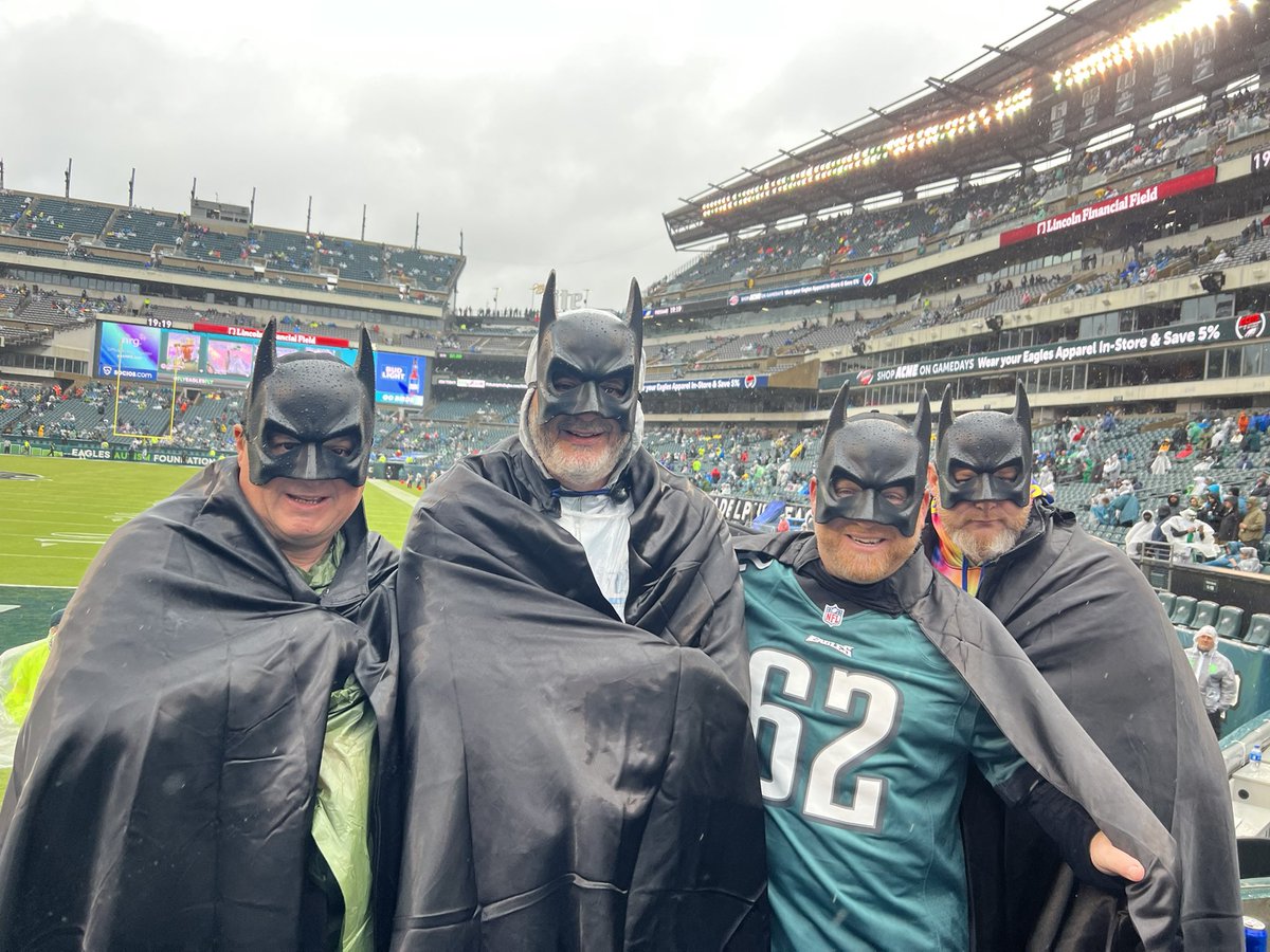 king_jy's tweet photo. @JasonKelce @DeVontaSmith_6 no Robin’s… only Batmans’.       #FATBATMANS https://t.co/j9iKsnYXTk