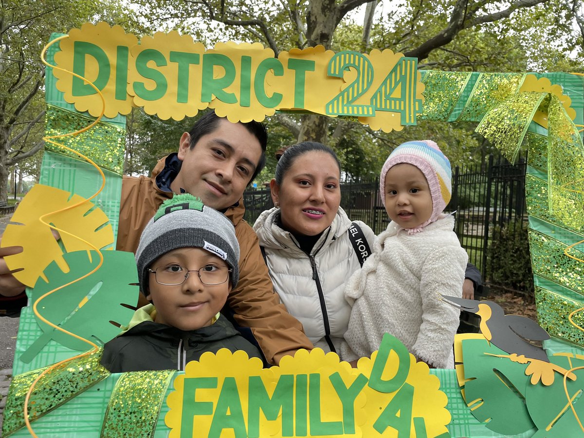 Thank you to the Queens Zoo @TheWCS for a great family day of learning and fun in spite of the weather We look forward to many more sunny visits 😎with you #District24Strong