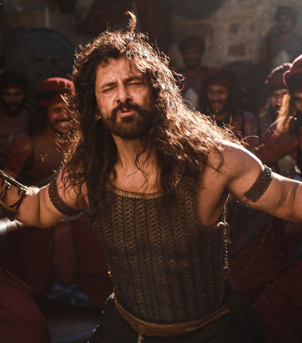iammoviebuff007's tweet photo. Acting Powerhouse #ChiyaanVikram ..🔥 https://t.co/h8HsssvGc0