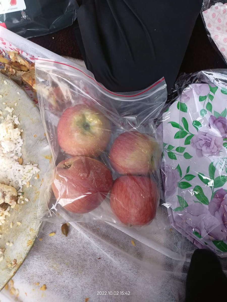 ShujaUH's tweet photo. Instead of Pepsi/coke Apples served at a wedding with Wazwan feast in Kashmir. Innovative &amp; immensely appreciated idea. (Pic Courtesy: social media) https://t.co/mAXfiBysBG