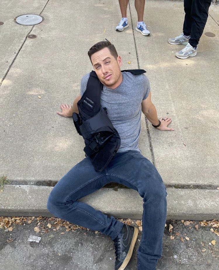 bestofhalstead_'s tweet photo. bts https://t.co/r6Zzgeo0EZ