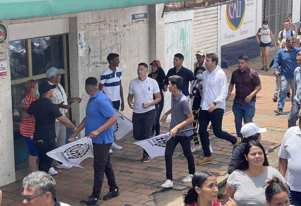 prospericarlos's tweet image. #2Oct | Cerramos nuestra gira por la querida y pujante Ciudad de #Anaco en donde la lucha por la democracia y la libertad no han cesado, caminamos junto a @miguelarismendi Sec. General, Sec. Municipal @carloslopezAD y @LuisGuevaraM_ 
#UnidosXVenezuela #VamosXMas