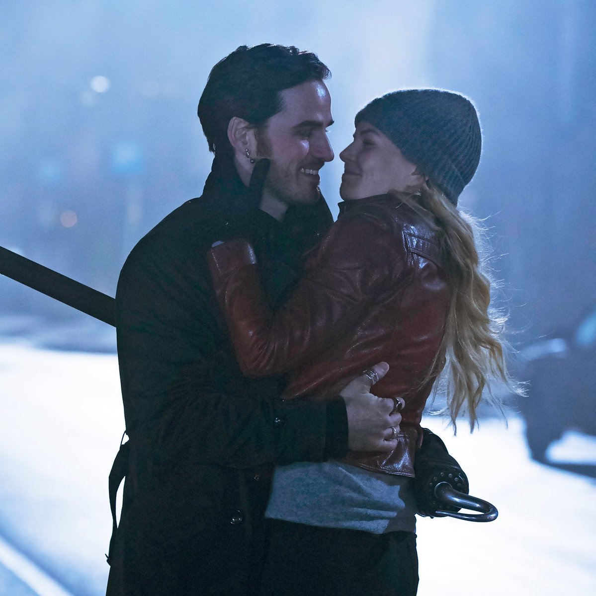 EnchantedSwans's tweet photo. ✨ CS Collection
CS hugging | 6x22
❤️🤗🥰
#captainswan #emmaswan #killianjones #jennifermorrison #colinodonoghue #onceuponatime #ouats6 #cscollection #cshug #cshugging #captainswanhug https://t.co/aErcUwkw8D