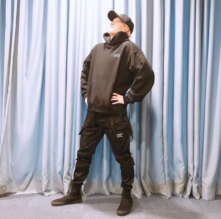 tenderquokka's tweet photo. Bang Chan cuidando y sintiéndose orgulloso de sus chicos, un devastador hilo que te dejará sensible por el resto del día 𖧧 https://t.co/1cnYlWvaNY