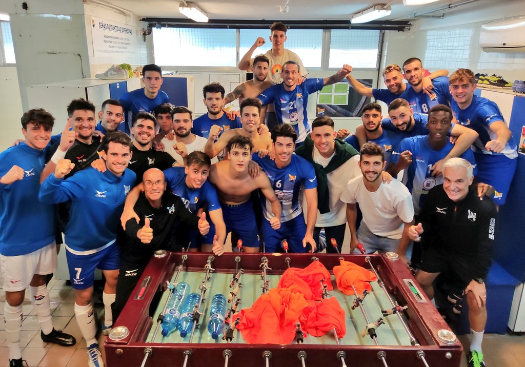 🍍🍍🍍 𝗟𝗮 𝗽𝗿𝗶𝗺𝗲𝗿𝗮 𝗮𝗹 𝘀𝗮𝗿𝗿𝗼́!

➕3 en el debut a la lliga de #1cat1 amb un solitari gol de <a href="/xaviferron/">Xavi Ferrón</a>. Amb patiment final, però primers punts de la temporada. Som-hi, Unió!

#FigueresTorelló 1-0
#ForçaUnió #futbolcat