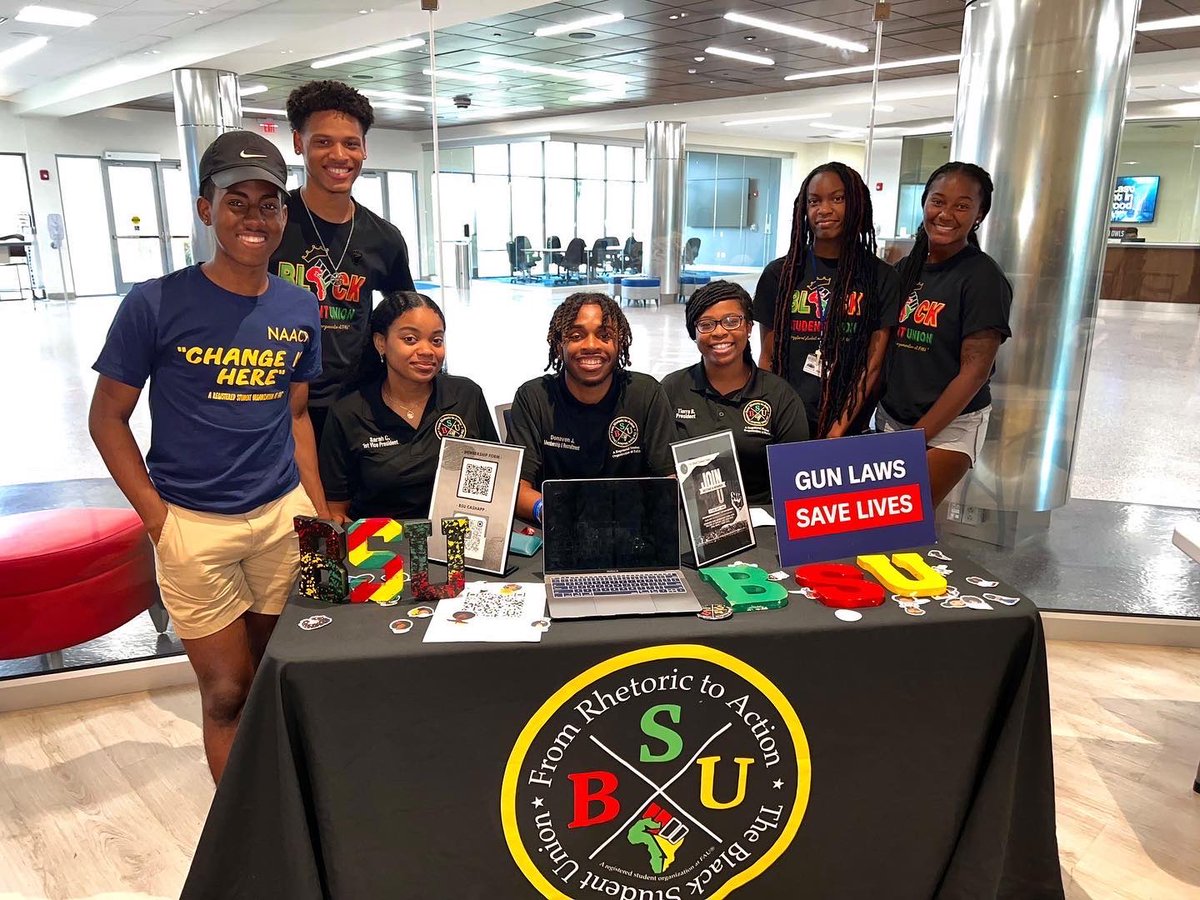 FAU_BSU's tweet photo. September 2022 recap! We volunteered at Pearl City labor day field day, tabled at a gun violence collaborative event, held our 2nd GBM, and hosted our first members only housewarming! Black Dollar Expo recap coming soon π! For regular updates, follow us on IG: @fau_bsu
#faubsu https://t.co/9FmAZhJDtp