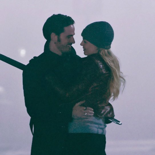EnchantedSwans's tweet photo. ✨ CS Collection
CS hugging | 6x22
❤️🤗🥰
#captainswan #emmaswan #killianjones #jennifermorrison #colinodonoghue #onceuponatime #ouats6 #cscollection #cshug #cshugging #captainswanhug https://t.co/aErcUwkw8D