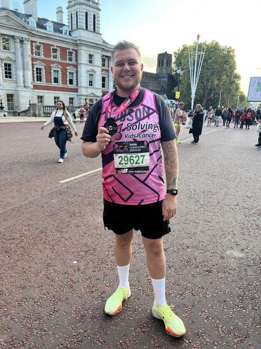 Marathon finisher! With a time of 6:30, I’m ecstatic!

Thank you for all your messages of support!

Not ashamed to say I cried as I crossed the finish line… THAT WAS FOR YOU, OLLIE 🎗💜

<a href="/SKC_UK/">Solving Kids' Cancer UK 🎗</a> 

justgiving.com/fundraising/ro…