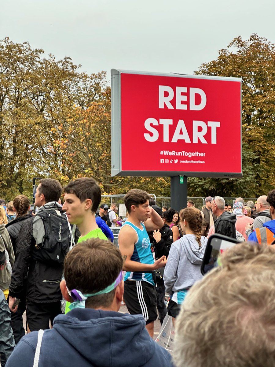 electronaut_13's tweet photo. London Marathon. Check (finally!) @Red_Pearl13 cheering from the barriers, and catching me at the end. It was not so easy :) but very happy with 3:35:56 for my first attempt. Thanks honey for being there with me and for me 🥰 https://t.co/zoIBQdh36D