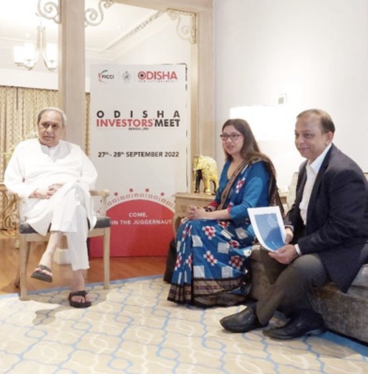 rnivruti's tweet photo. Honor to meet Odisha CM @Naveen_Odisha ji. His commitment, his passion to the state was so evident. Looking forward to work with the deep tech entrepreneurs, #AI enablement to children, college students as well as government. Will work to see how rural Odisha can be connected. 🙏🏼 https://t.co/IN6WbUiMGD