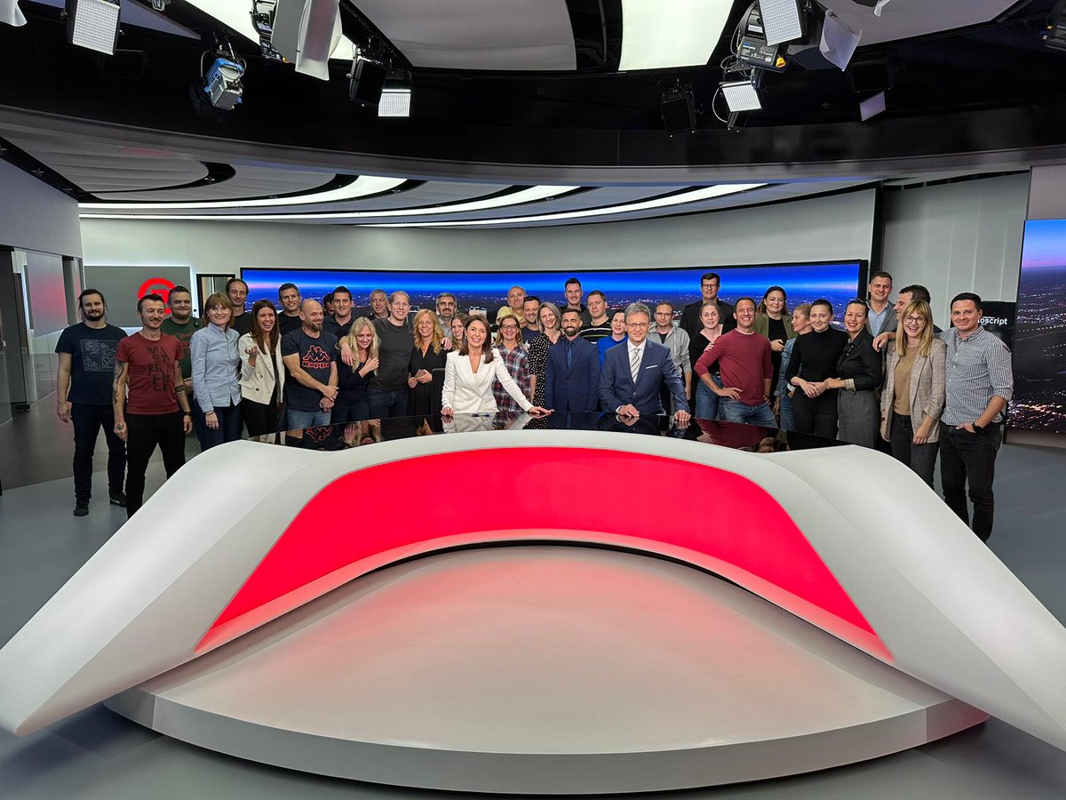 Krenuli smo :) Od danas u 19 sati, novi studio, stari mi. <a href="/DNEVNIKhr/">DNEVNIK.hr</a> <a href="/novahr/">Nova TV</a>