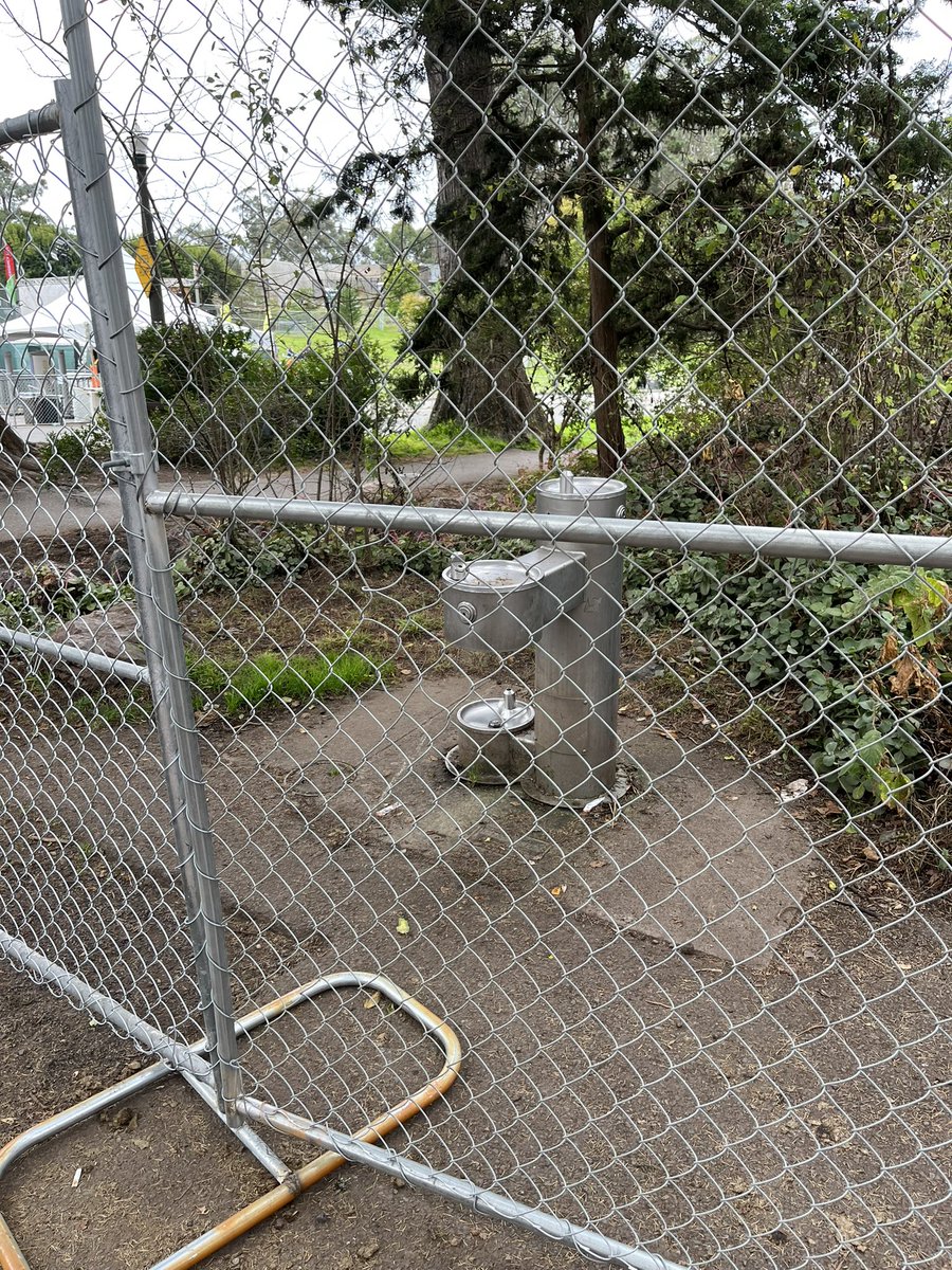 MayUseFullLane's tweet photo. Super bad job, @HSBFest @RecParkSF @philginsburgsf. I’m thirsty and trying to use the park. https://t.co/ZMP172V9Fa