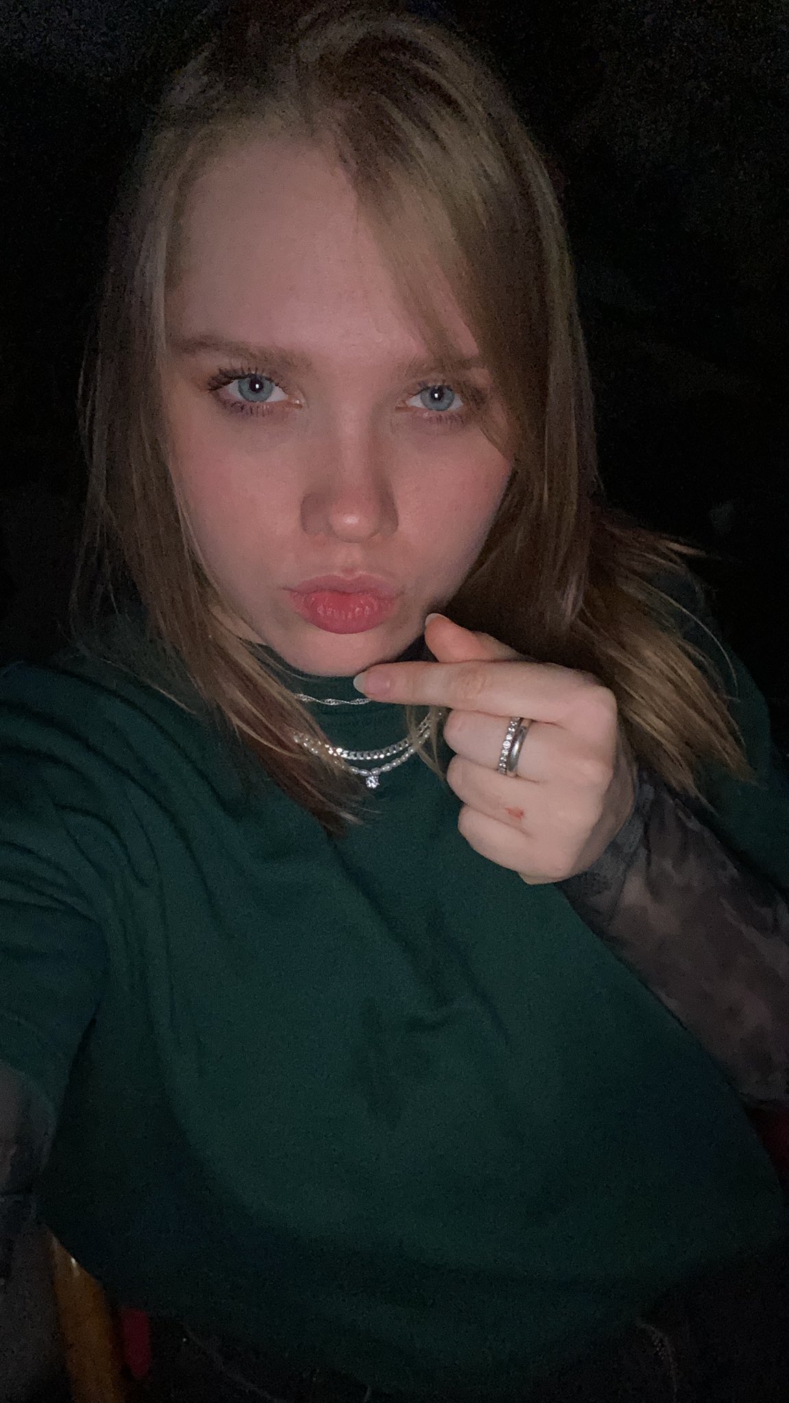 Luciahhh 🫶🏻 nsfw (chubby) on Twitter: "Kuss 💋 https://t.co/hJSK8dYymm