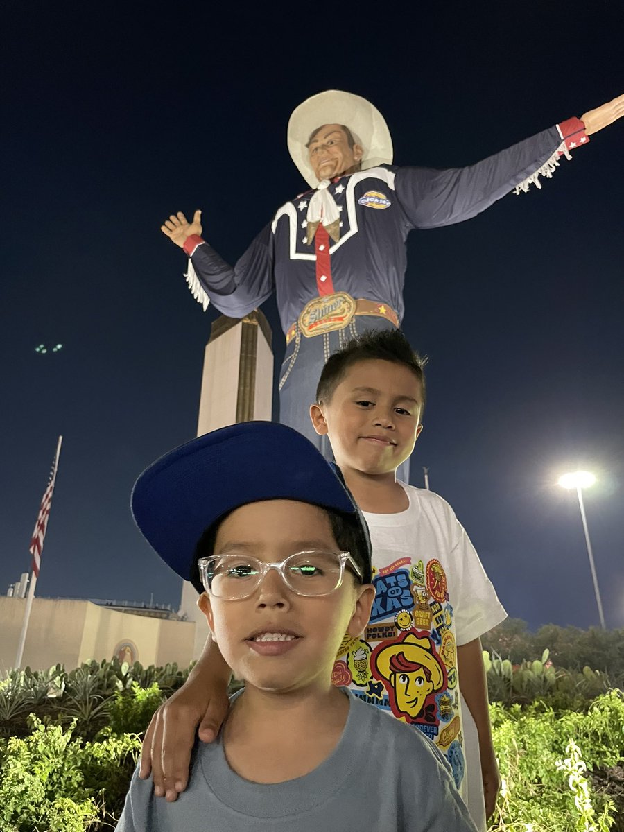 pecina_cindy's tweet photo. Starting Fall Break @StateFairOfTX https://t.co/92n3fxXFJS